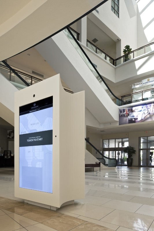 Aventura Mall's New Digital Directories Merge Art, Architecture And Industry-Leading Technology (PRNewsFoto/Aventura Mall)