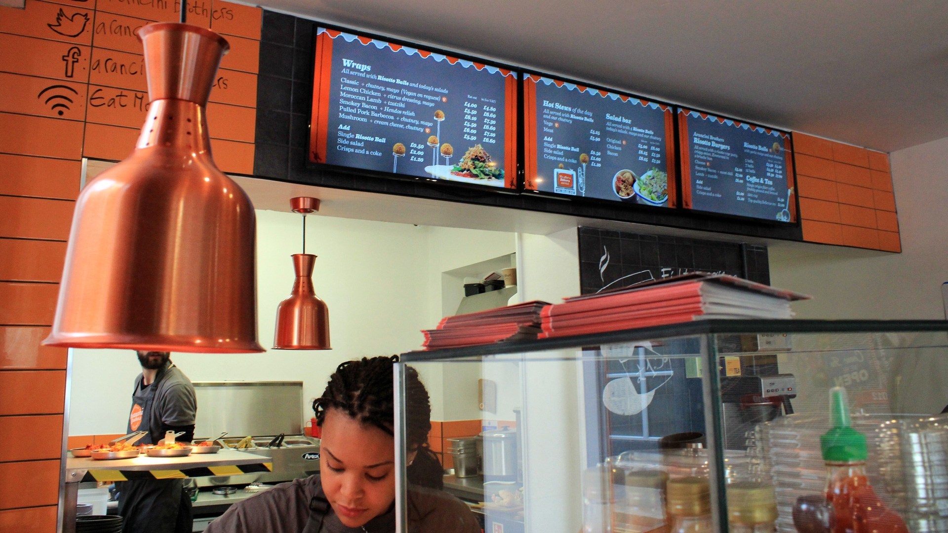 embed-signage-digtial-signage-software-arancini-brothers-staff