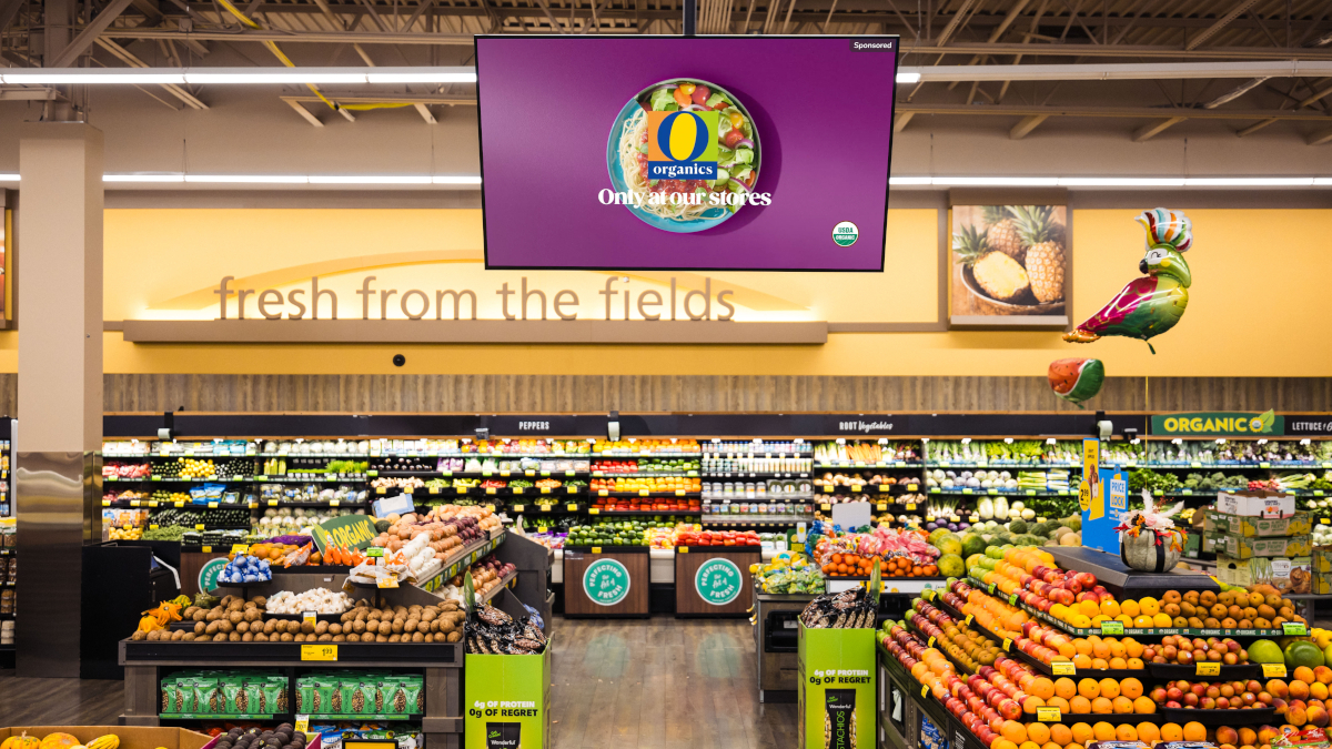 Albertsons wants to roll out screens in 800+ stores. (Image: Albertsons Media Collective)